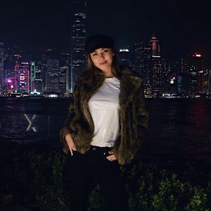 Meet your Posher, Irisa